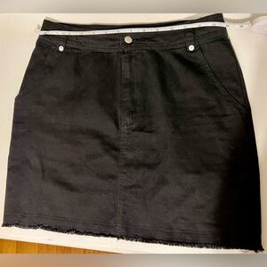 Honey Belle Size Medium 100% Cotton Black Raw Hem Denim Mini Skirt with Pockets